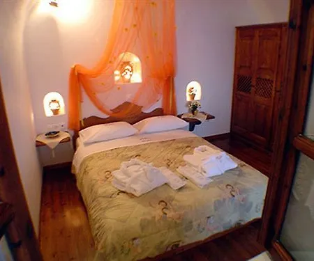 Delfini 3* Oia (Santorini)
